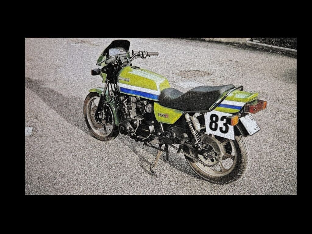a Kawasaki 1000 R green colour, rear three-quarter shot